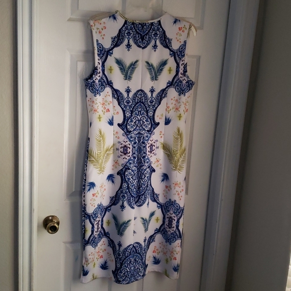 Dress - Picture 2 of 2